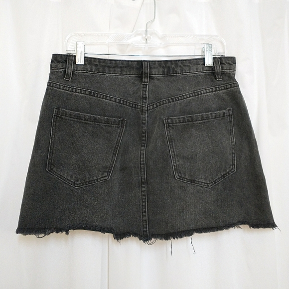 Like New Free People We The Free Faded Black Denim Mini Skirt - Size 29 - Picture 3 of 9